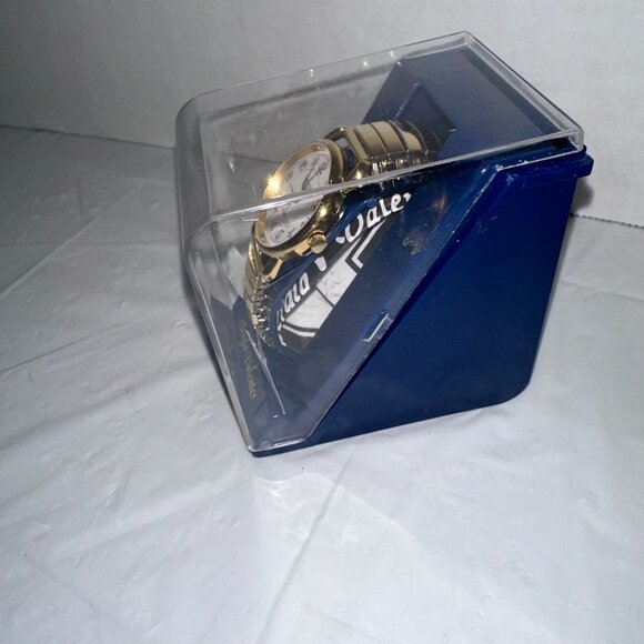 Sergio Valente Quartz Gold-Tone Watch In Display Case - Picture 3 of 4